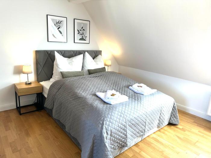 bella casa - Business&Family, 100m vom Konzerteingang Schloß, Parkplatz, SmartTV, Netflix, Waschmaschine, 24h Checkin, 46qm, AP 16