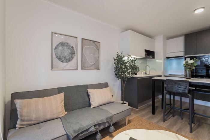 Chic Providencia Retreat Cozy 1BR for 3 Guests