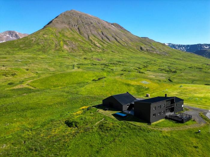 Hóll Adventure House - Ævintýrahúsið Hóll á Siglufirði