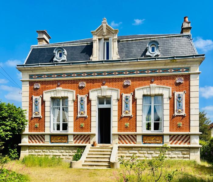 Villa Ecureuils accessible à pied de la gare de Gien à 1h30 de Paris