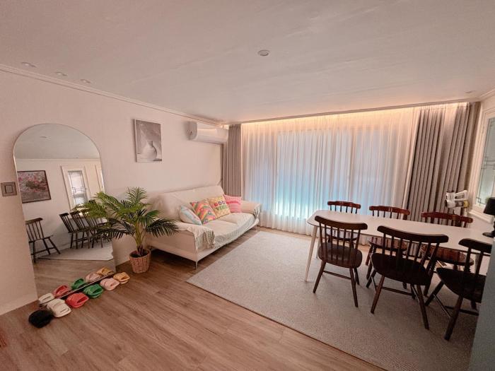 Beautiful Seoul Escape with Urban Charm