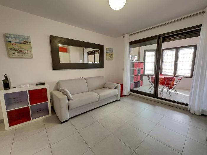 Centre Juan les Pins studio avec loggia Standing Rives Bleues