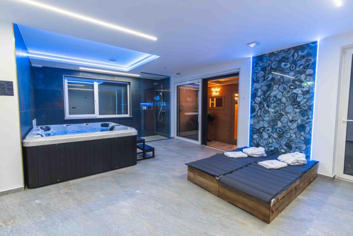 Private SPA with jacuzi, sauna & EV charging