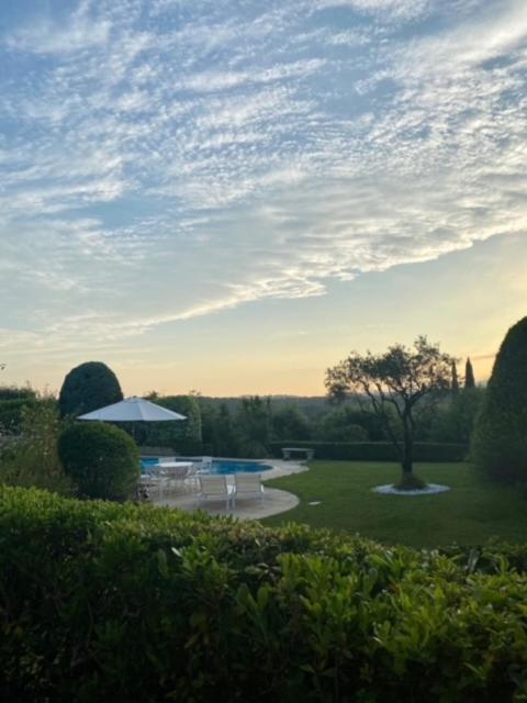 Villa familiale dans beau domaine