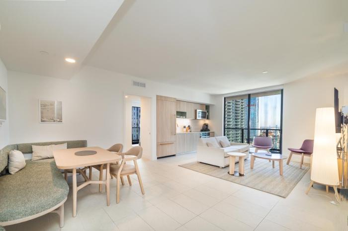Stunning 2 Bed 2 Bath w balcony & incredible views