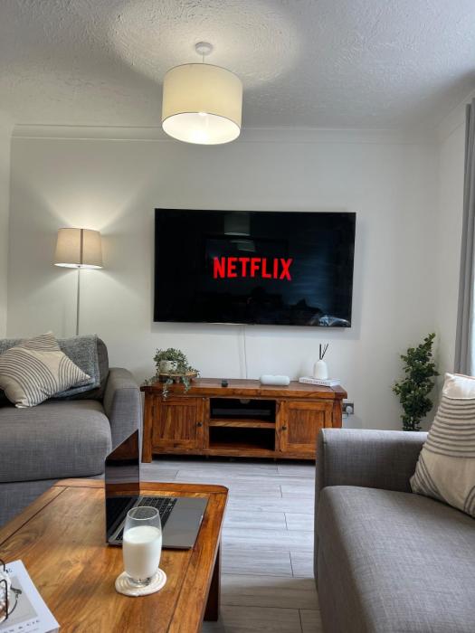 3 Bedroom Home - 6 guests