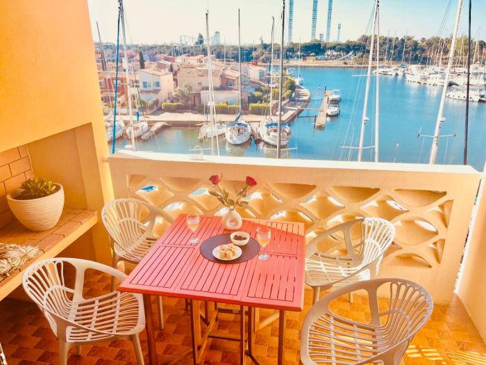 Linstant Malfato, Duplex avec vue sur les bateaux