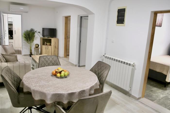 Sweet Hilltop Escape