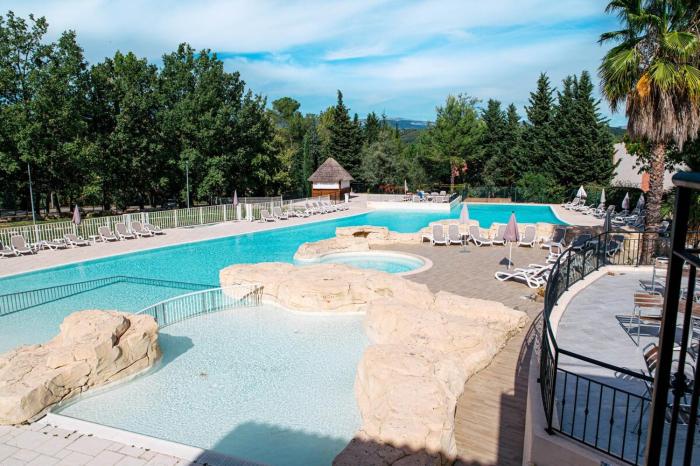 Provençal Villa in Secure Area with Swimming Pool