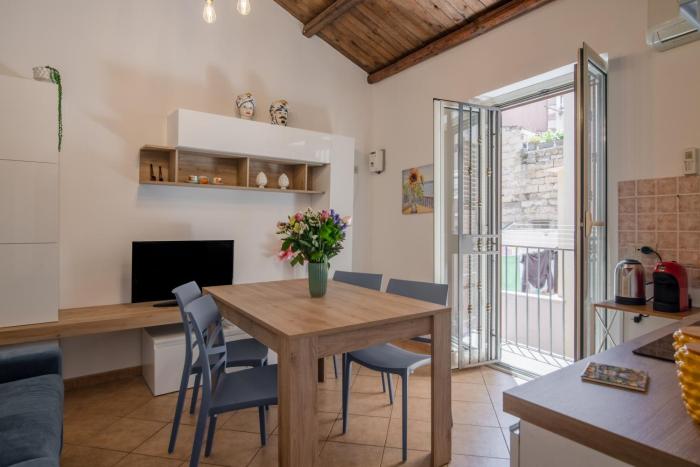 GuestHost - Don Pippo Flat near Teatro Massimo