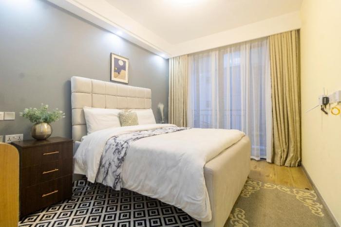 spacious elegant one bedroom apartment with amazing scenic views, heated swimming pool free parking space and modern equipped gym