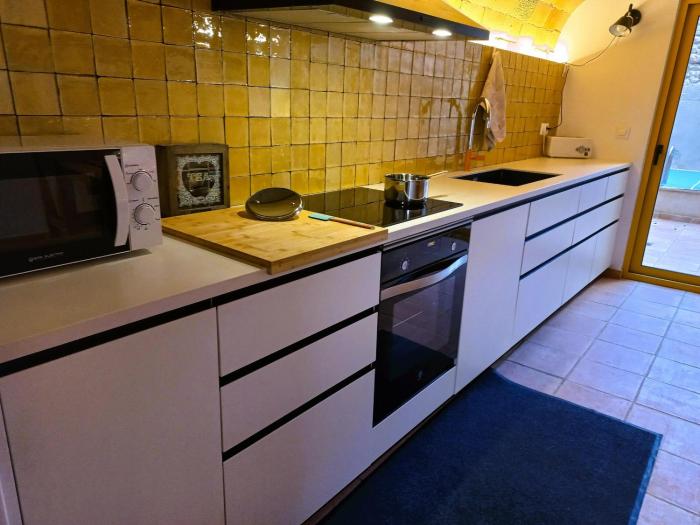 Casa moderna para 6 con piscina, chimenea, wifi y AA en Costa Brava - ES-89-123