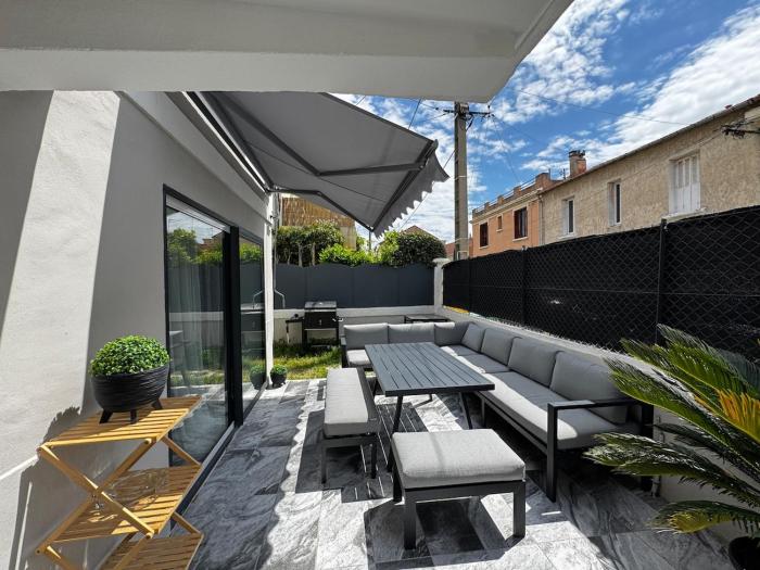 Avignon maison à côté du tram et avec jacuzzy