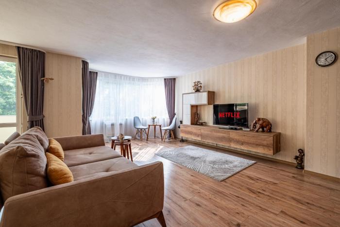 Top Location 3 Bedroom Apartment Next to the Beach