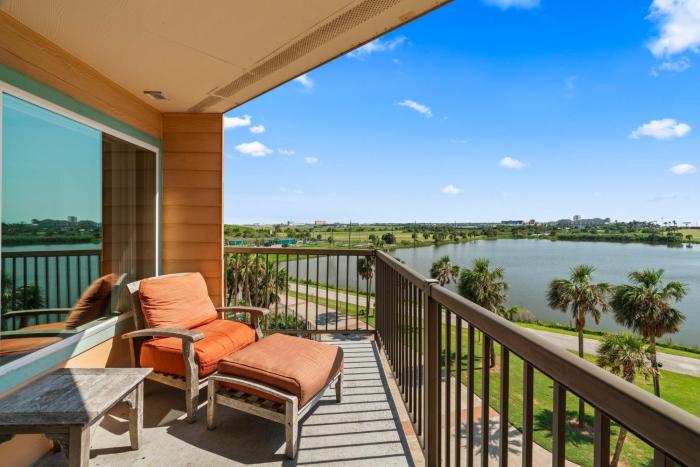 Maravilla- Across the gulf