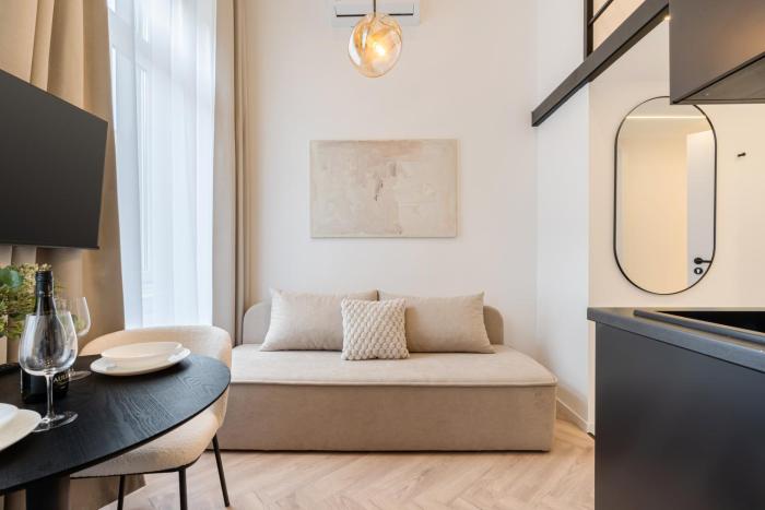 E22 - Boutique Apartments, Best Location by BQA