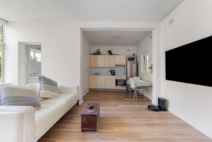 Spacious and Idyllic Unit in Little Manly