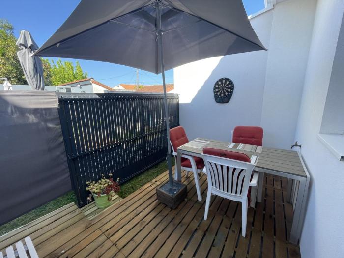 Studio T1 BIS à Royan proche commerces - FR-1-71-110