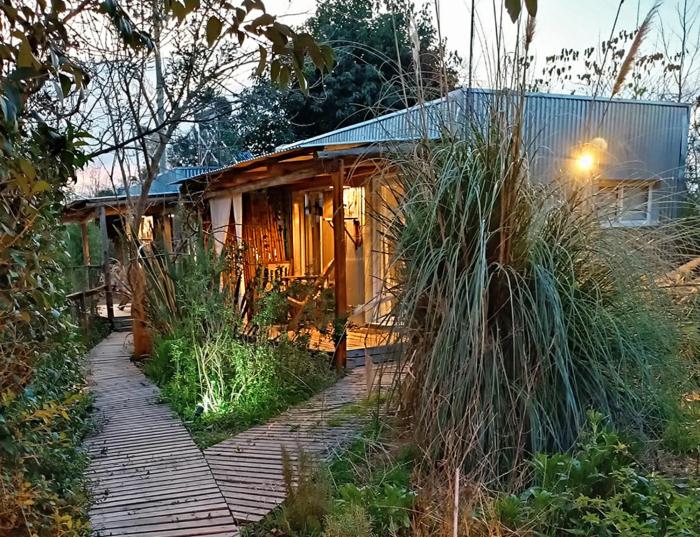 SUITE DEL BOSQUE - Desayuno - Pileta - Domingos check out 17hs