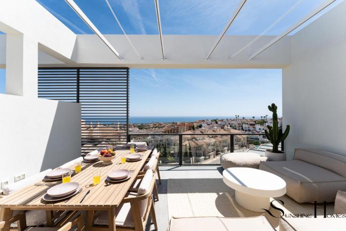 Luxury 3-Bed Mijas Villa, Sea View, Pool & Jacuzzi