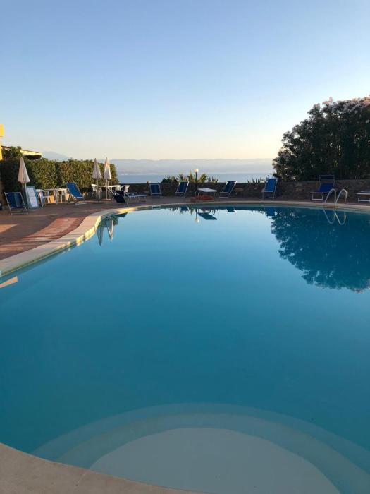 Una Piscina sul Mare Apartment