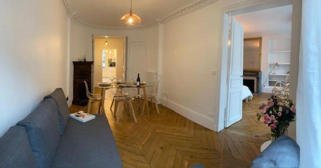 Charming and luminous Opera -Montmartre Apartment - Rue des martyrs