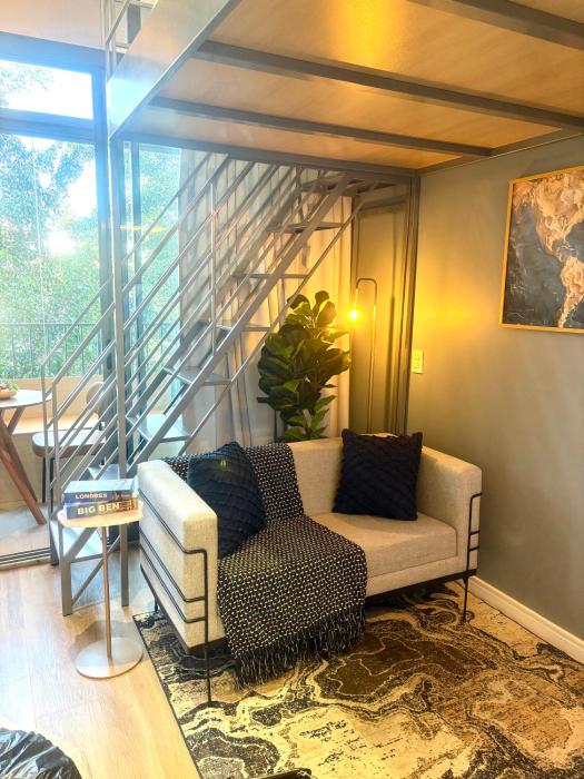 Elegância, Luxo e Conforto na Vila Mariana, Flat de Alto Padrão - 315B