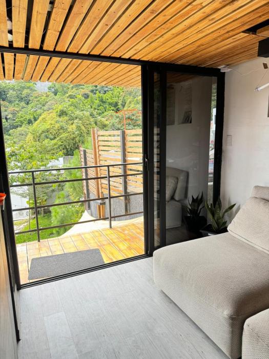 Apartamento rústico con terraza en Nuevo Cuscatlán