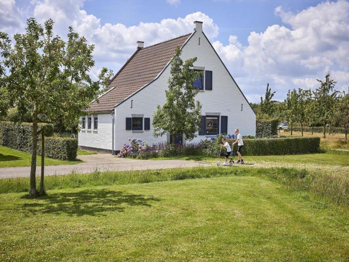 Farmhouse in Limburg with Sauna & Whirlpool