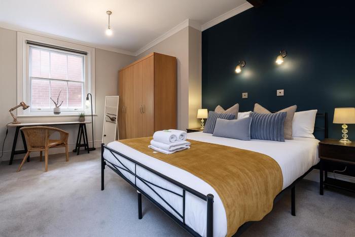 Central 1-Bed Near The Station - Private Parking - Fast Wifi