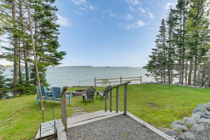 Waterfront Roque Bluffs Hideaway with Private Beach