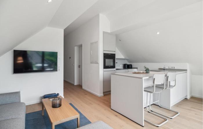 2 Bedroom Awesome Apartment In Tossens