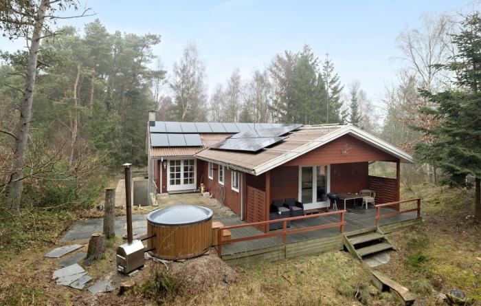 5 Bedroom Nice Home In Hadsund