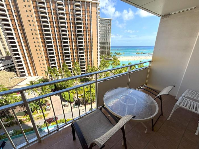 Ilikai Apt 1042 Lagoon Ocean Fireworks Vws STU 1BA