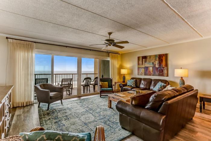 6th Floor Oceanfront condo easy beach access via boardwalk & exclusive fishing pier
