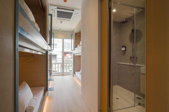 BEAT Warii Hostel at Chaophraya River