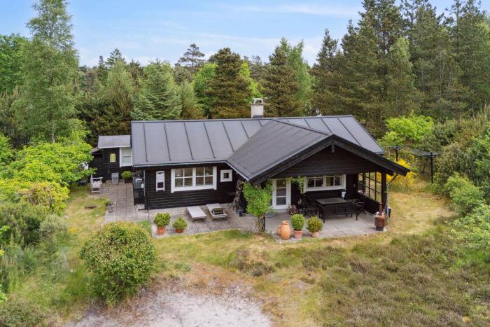 Charming House Near Private Beach And Nature