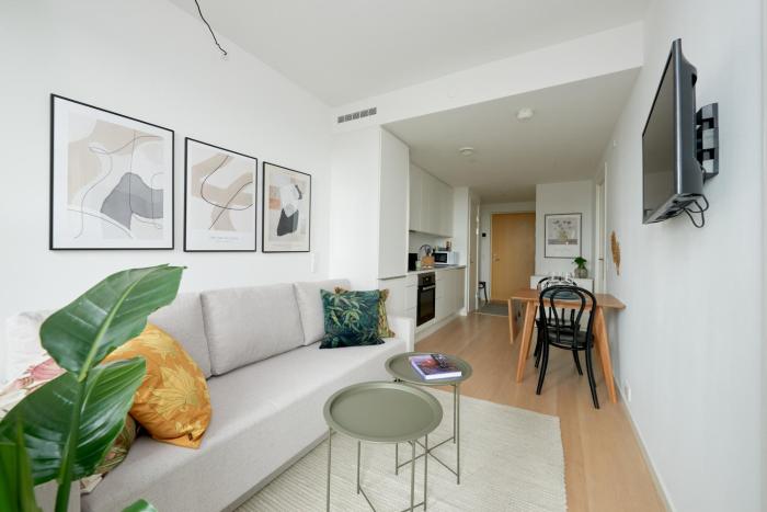 Elegant Cozy Modern Free Parking