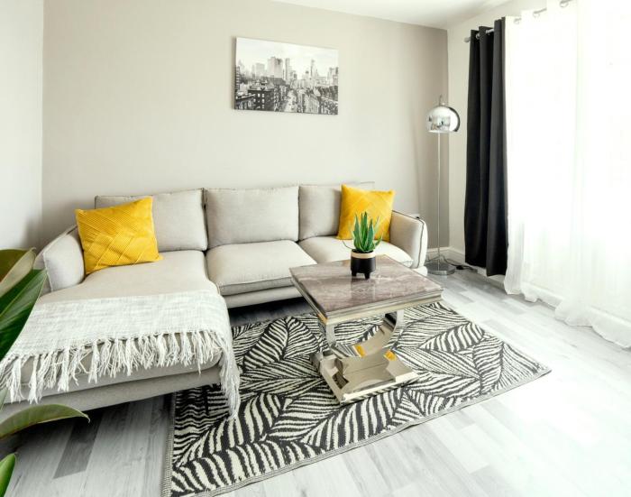 Stunning Lux 3 Bedroom home Priv Parking in Birmingham