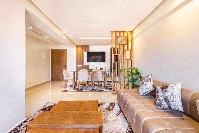 5 Stars Home with Pool & Parking