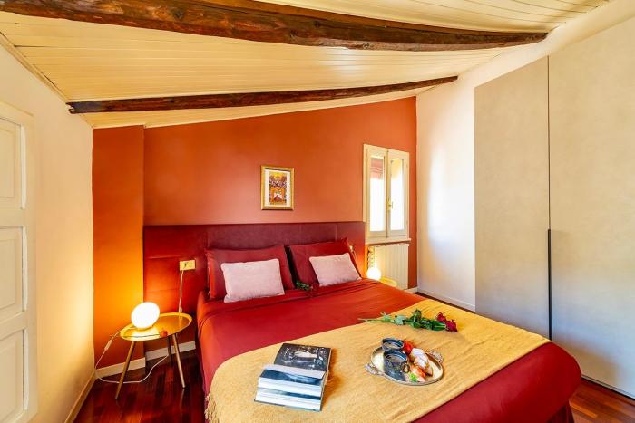 House of Chariot - In the Heart of Bologna