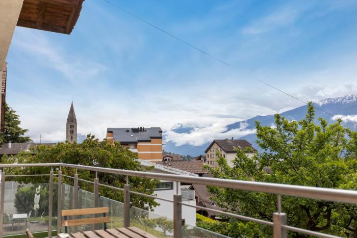Bel appartement rénové avec vue, à Savièse