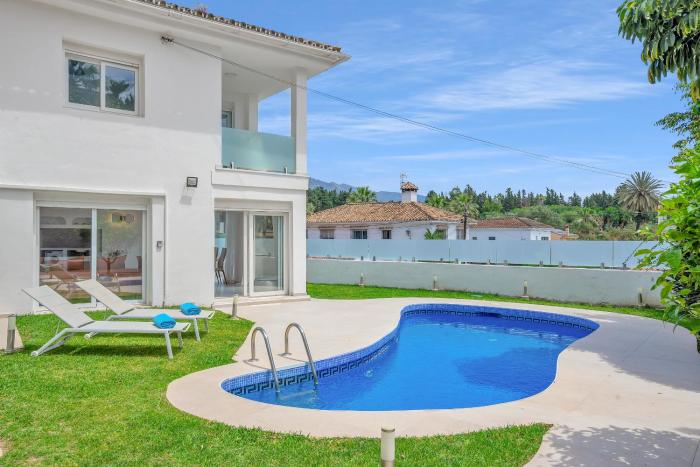 Villa Banus - Luxury 6 Bed by Finest Rentals