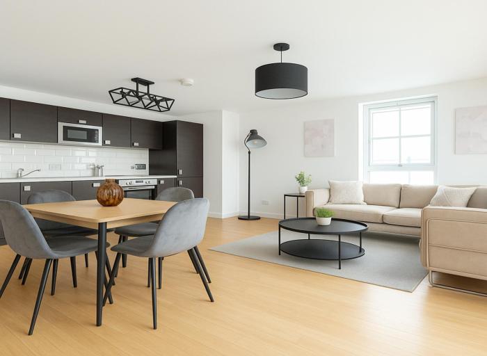 2 Bed Flat with Balcony in Dalston