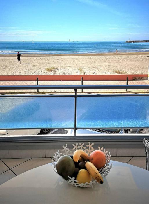 Première ligne mer Appartement t2 cabine pour 4 personnes N123