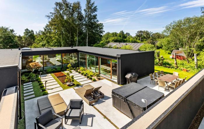 Nice Home In Knebel With Wifi