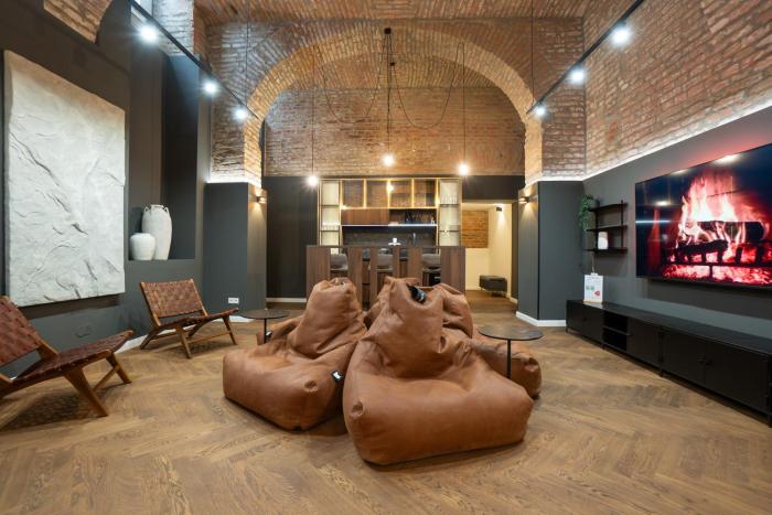 Spacious 3BR Escape with Sauna and Billiard