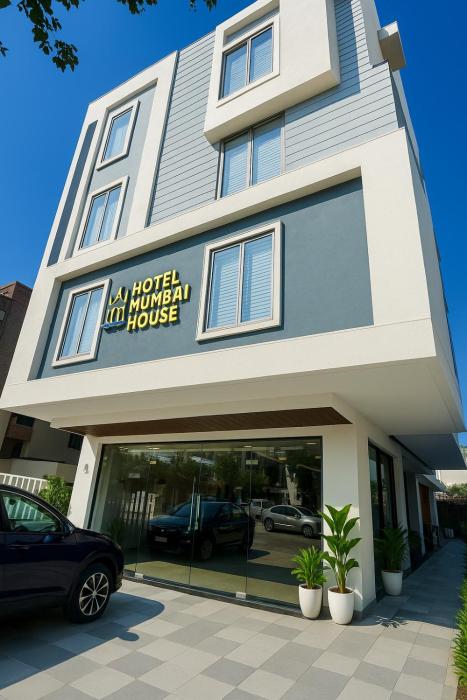 Hotel Mumbai House,LIG Square
