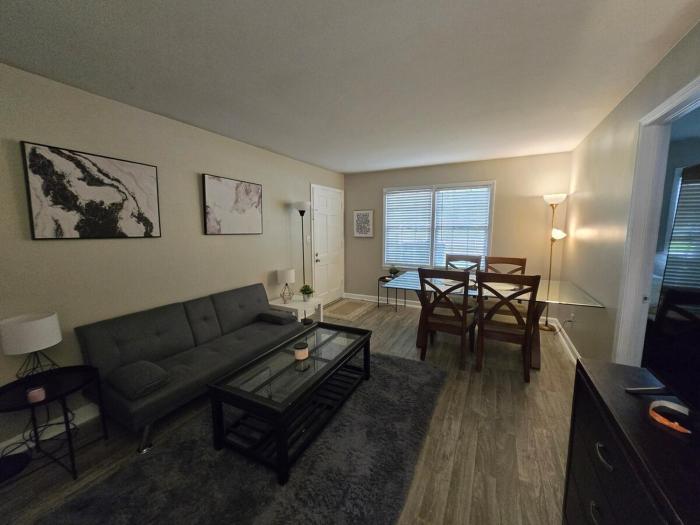 Perfect flat in Central Fayetteville, GA