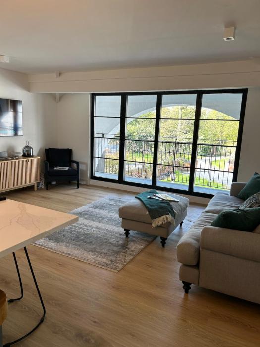 The Coach House, Barrells Court